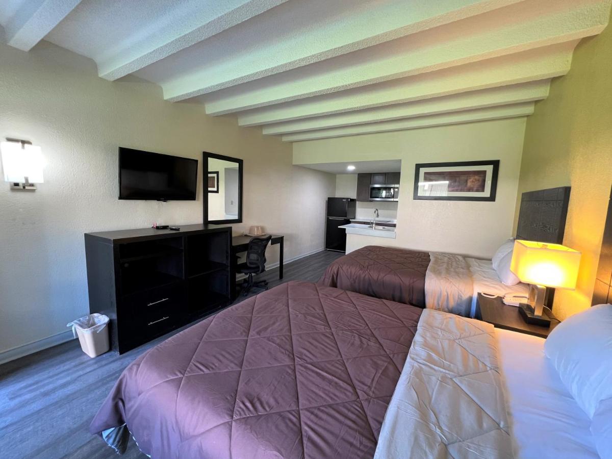 James River Inn & Suites Ньюпорт-Ньюс Екстер'єр фото
